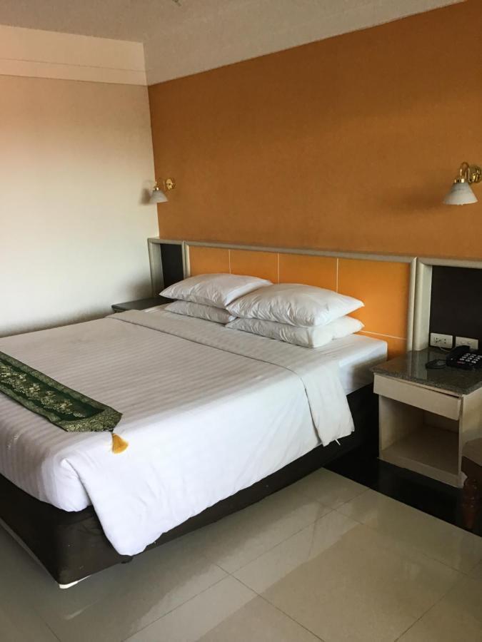 ต้นคูน โฮเทล Hotel อุดรธานี ภายนอก รูปภาพ