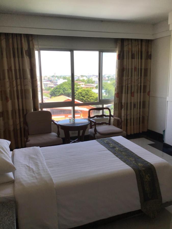 ต้นคูน โฮเทล Hotel อุดรธานี ภายนอก รูปภาพ